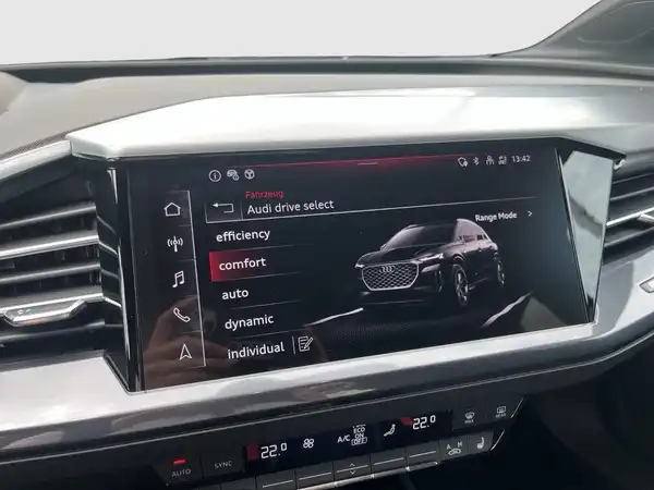 AUDI Q4 E-TRON (28/29)