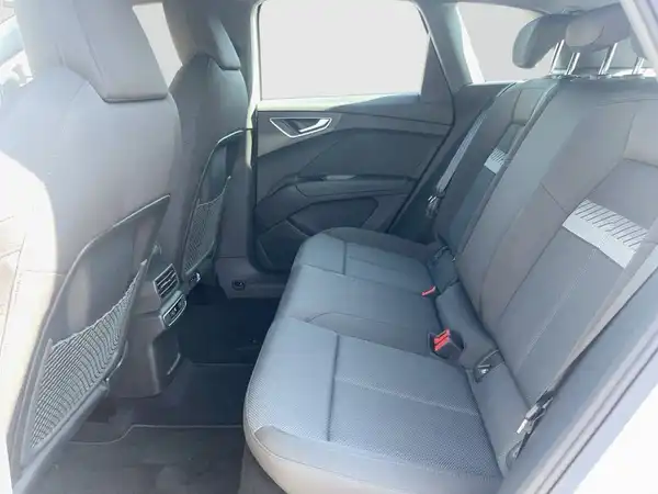 AUDI Q4 E-TRON (14/21)