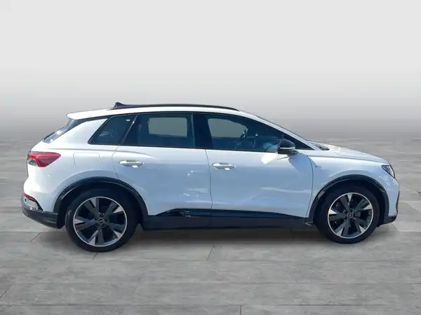 AUDI Q4 E-TRON (6/21)