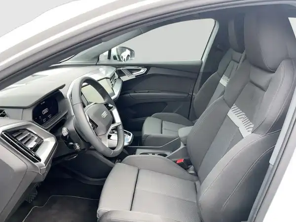 AUDI Q4 E-TRON (11/19)