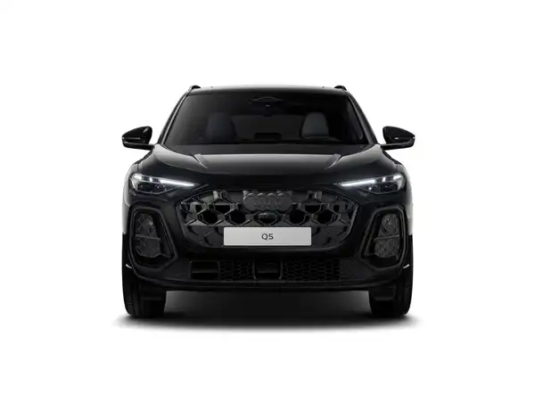 Das Bild zeigt einen schwarzen AUDI Q5 aus frontaler Sicht, versehen mit markanten Texteinblendungen.