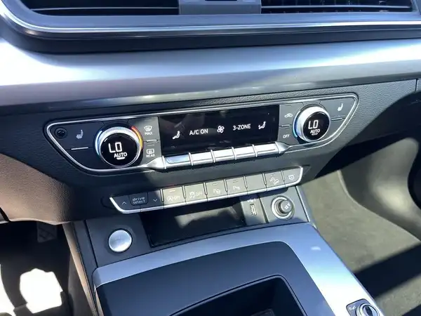 AUDI Q5 (28/29)