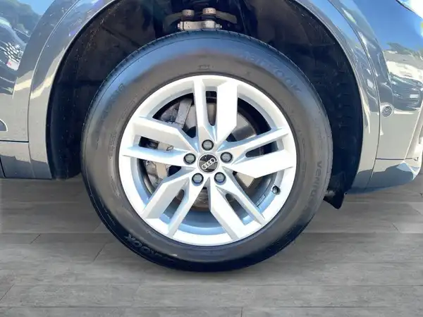 AUDI Q5 (9/23)