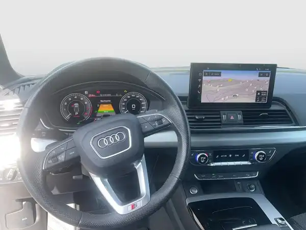 AUDI Q5 (12/21)