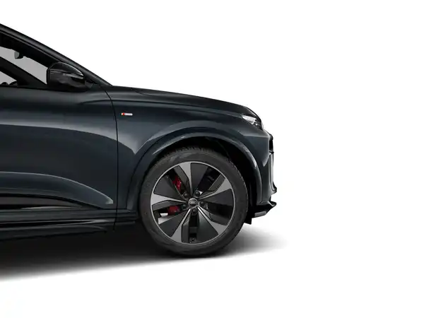 AUDI Q6 E-TRON (2/10)