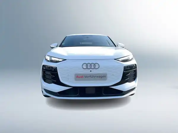 AUDI Q6 E-TRON (10/18)