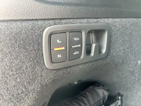 AUDI Q7 (21/22)