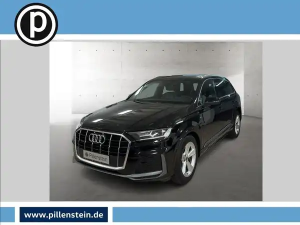 Das Bild zeigt einen schwarzen AUDI Q7 von vorne, mit sichtbarem Händlerlogo und markanten Texteinblendungen.