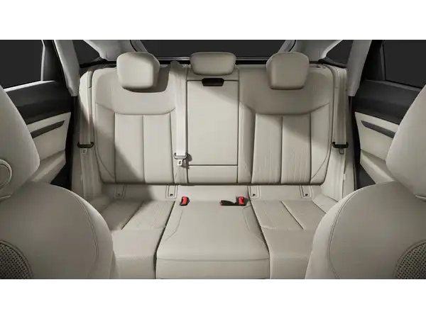 AUDI Q8 (11/13)