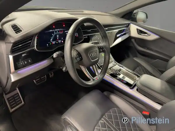 AUDI Q8 (14/17)