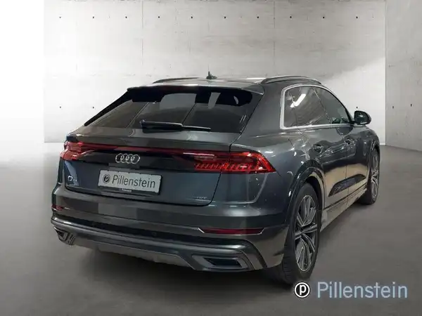 AUDI Q8 (4/17)