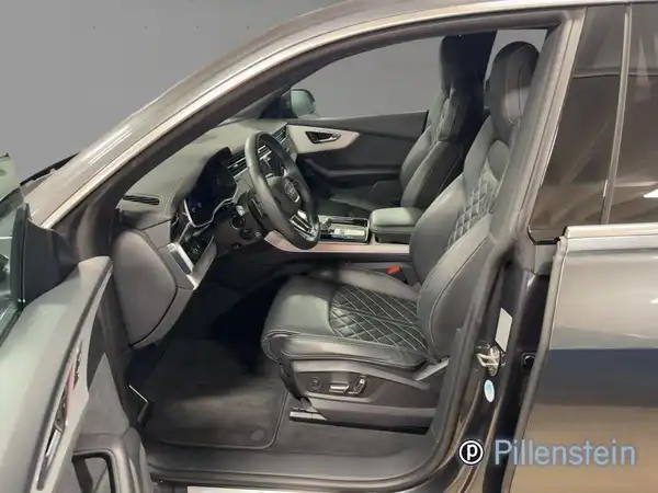AUDI Q8 (7/17)