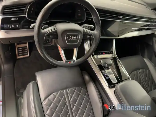 AUDI Q8 (9/17)