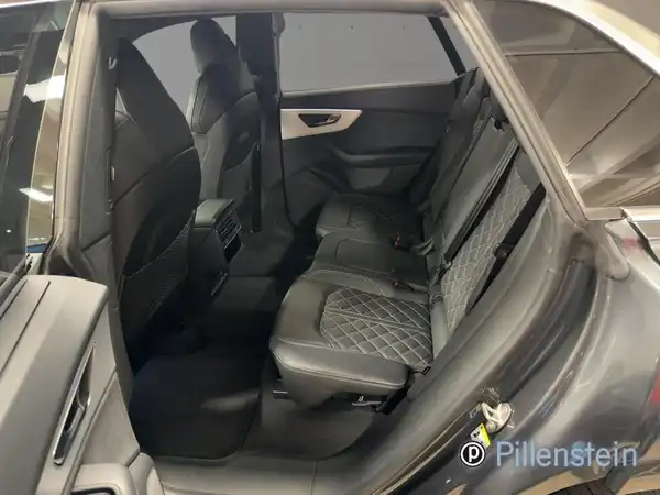 AUDI Q8 (10/17)