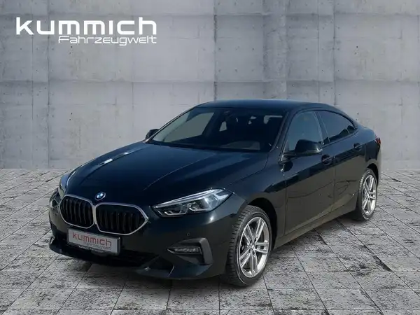 BMW 218 (1/15)