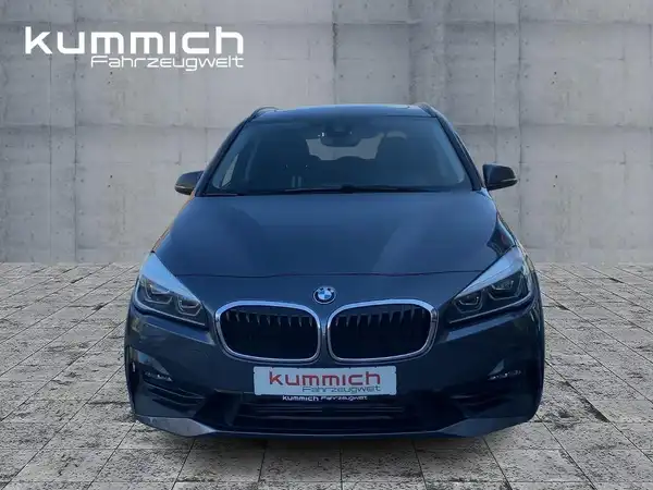 BMW 220 (2/15)