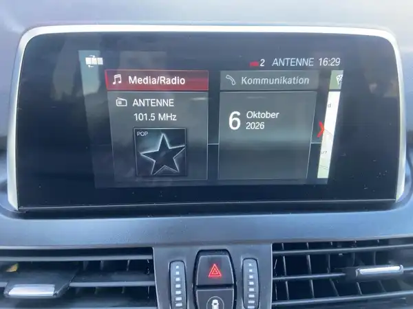 BMW 220 (10/15)