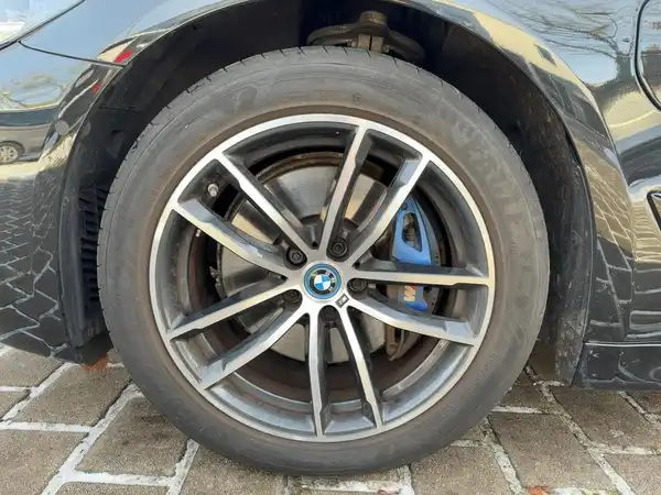 BMW 520 (6/15)