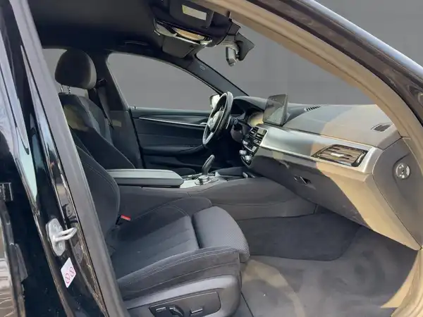BMW 520 (10/15)