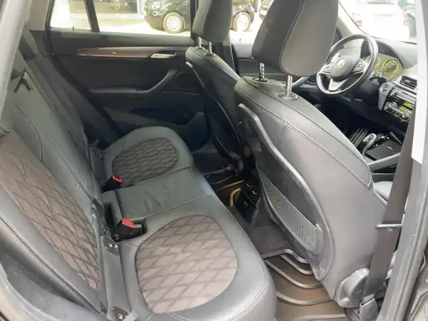 BMW X1 (12/15)