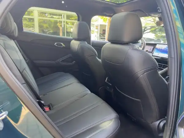 BYD ATTO 2 DM-i Boost Plug-In-Hybrid 212PS (12/15)