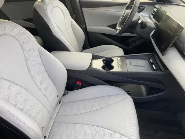 BYD SEAL 6 DM-i Touring Comfort Lite (11/15)