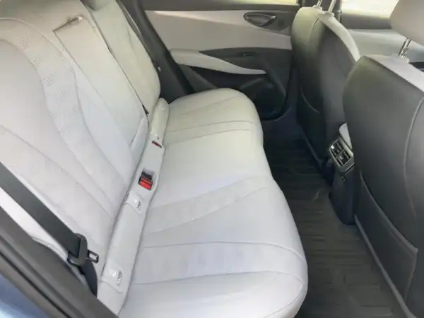 BYD SEAL 6 DM-i Touring Comfort Lite (12/15)