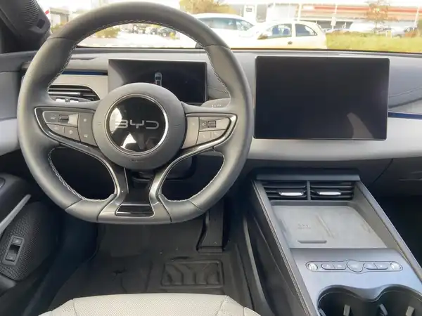 BYD SEAL 6 DM-i Touring Comfort Lite (8/15)