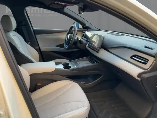BYD SEAL 6 DM-i Touring Comfort Lite (11/15)