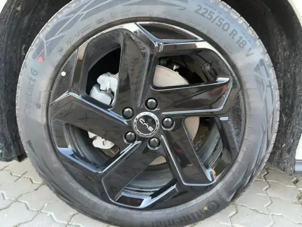 BYD SEAL 6 DM-i Touring Comfort Lite (7/15)