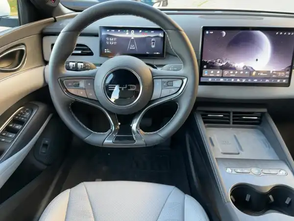 BYD SEAL 6 DM-i Touring Comfort Lite (9/15)