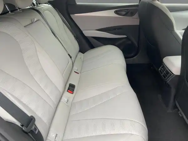 BYD SEAL 06 DM-i Touring Comfort (12/15)