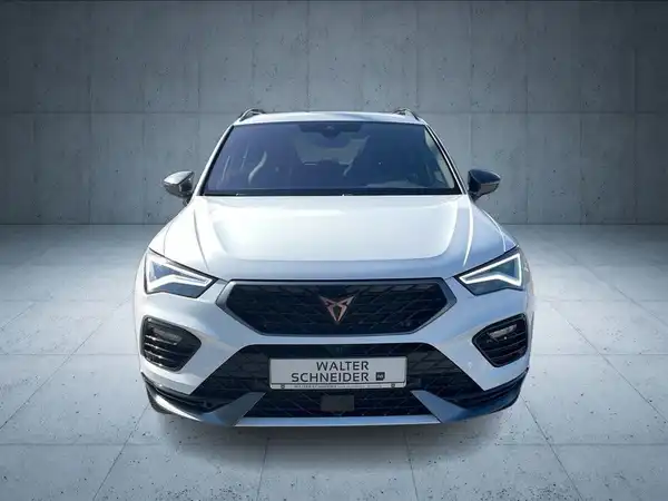 Das Bild zeigt einen CUPRA ATECA von vorne in weißer Farbe, mit dem Händlerlogo 'WALTER SCHNEIDER' prominent eingeblendet.