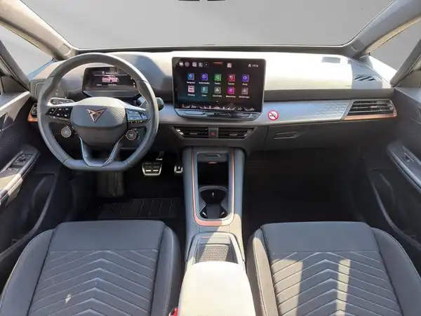 CUPRA BORN (13/16)