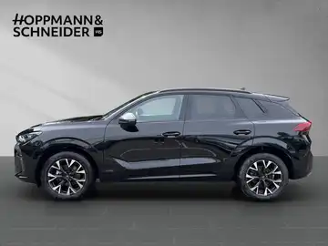 Das Bild zeigt einen CUPRA Terramar von der Seite in schwarz, mit dem Händlerlogo von Hoppmann & Schneider im oberen Bereich.