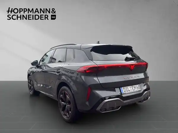 Das Bild zeigt einen schwarzen CUPRA TERRAMAR von hinten, mit dem Händlerlogo 'HOPPMANN & SCHNEIDER' eingeblendet.