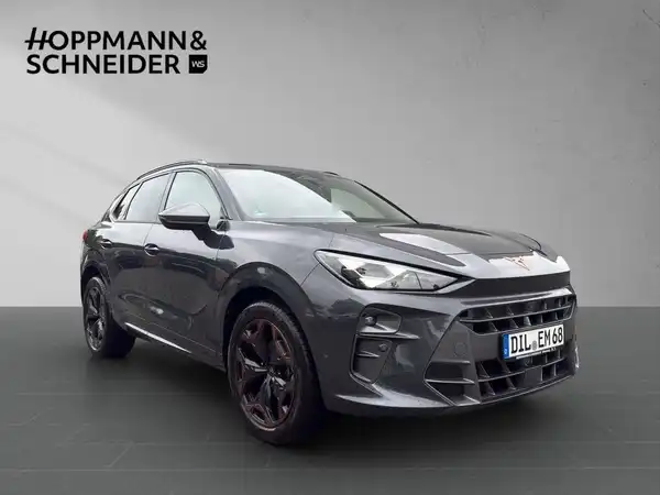 Das Bild zeigt ein graues Fahrzeug (CUPRA TERRAMAR) von der Seite. Im oberen Bereich ist das Händlerlogo "HOPPMANN & SCHNEIDER" eingeblendet.