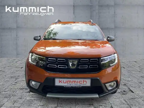 DACIA SANDERO (2/15)
