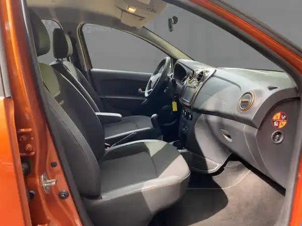 DACIA SANDERO (11/15)