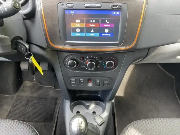 DACIA SANDERO (10/15)