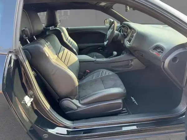 DODGE CHALLENGER HELLCAT WIDEBODY (11/15)