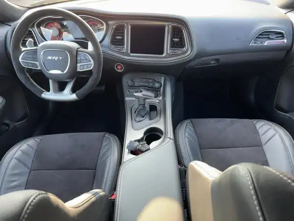 DODGE CHALLENGER HELLCAT WIDEBODY (8/15)