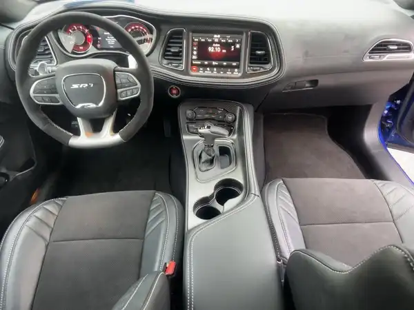 DODGE CHALLENGER HELLCAT WIDEBODY (8/15)