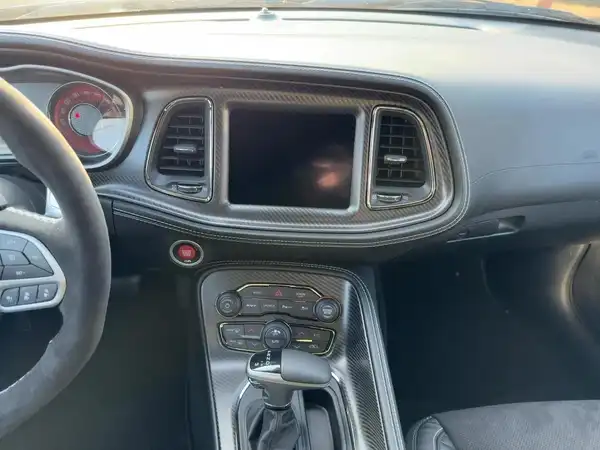 DODGE CHALLENGER HELLCAT WIDEBODY (10/15)