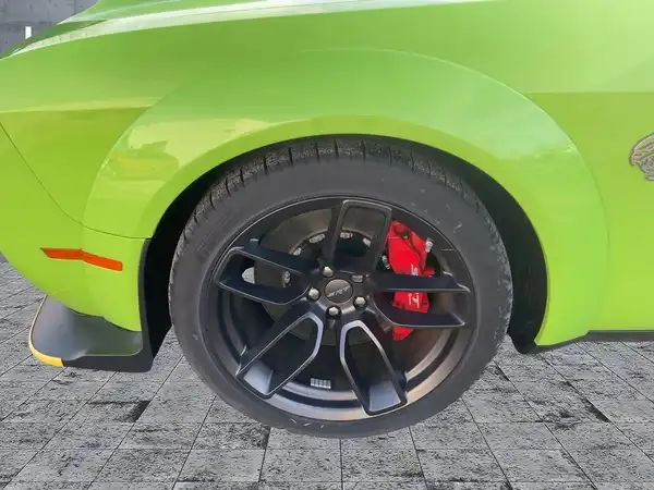 DODGE CHALLENGER HELLCAT WIDEBODY (7/15)