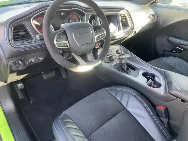 DODGE CHALLENGER HELLCAT WIDEBODY (8/15)