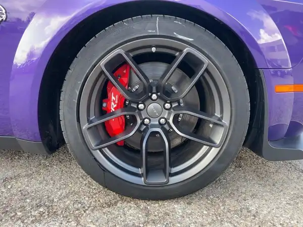 DODGE CHALLENGER HELLCAT WIDEBODY (7/15)