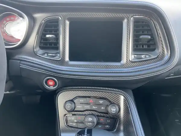 DODGE CHALLENGER HELLCAT WIDEBODY (10/15)