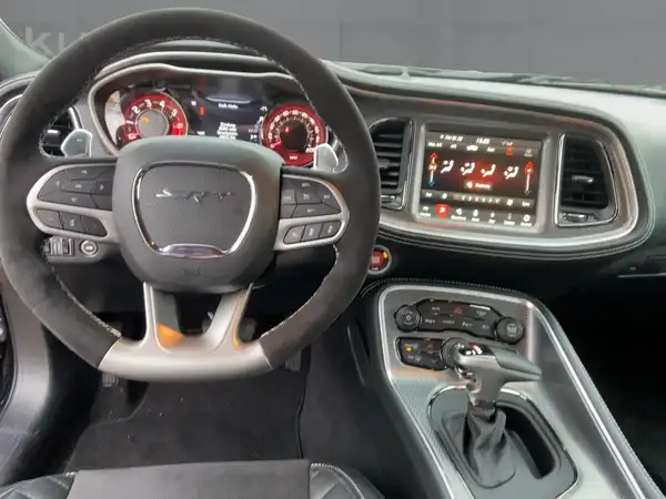 DODGE CHALLENGER HELLCAT WIDEBODY (8/15)