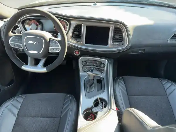 DODGE CHALLENGER HELLCAT WIDEBODY (8/15)